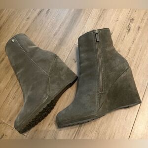 Calvin Klein Jeans Odelle suede brown side zip wedge women’s boots. Fur lined  8